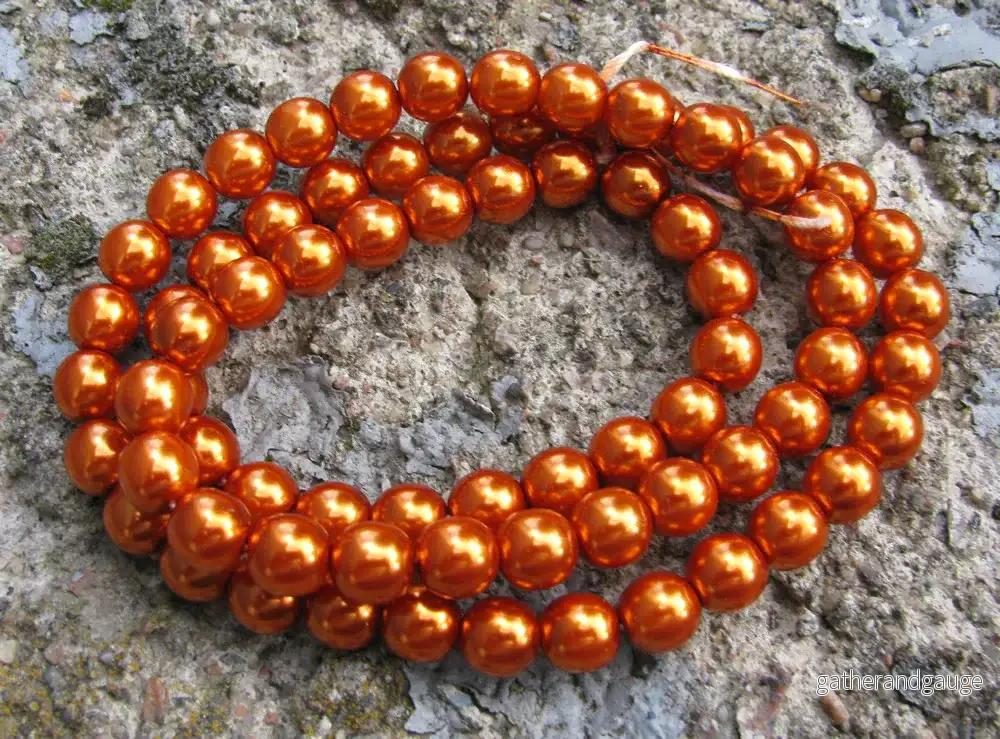 Tjeckiska vaxade glaspärlor – Burnt Orange 8mm, 1 sträng
