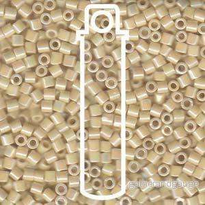 Miyuki Delica – Cream AB 8/0, 6,8 gram