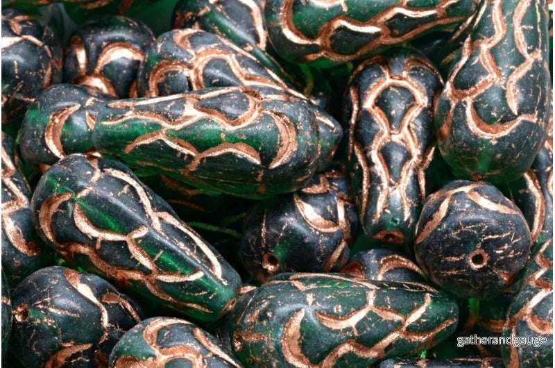 Pinecone Bead - Transparent Teal with Copper 25x12mm 1 styck
