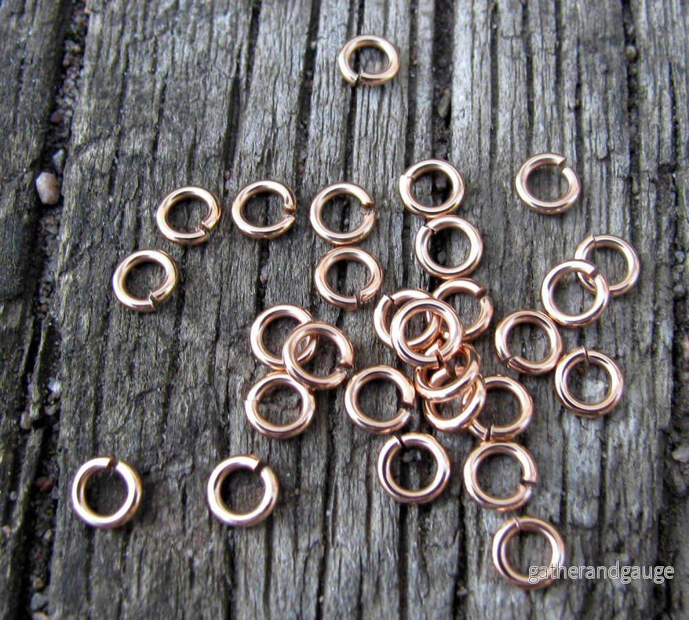 Bindringar 24k roséguldpläterade – 5×1 mm, 20-pack Bindringar 24k roséguldpläterade – 5×1 mm, 20-pack