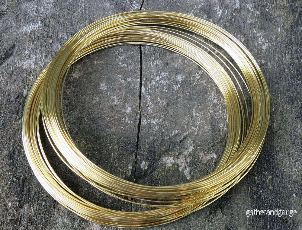 Memorywire Halsband - Guldfärgad, 0,6mm, ca 75 varv