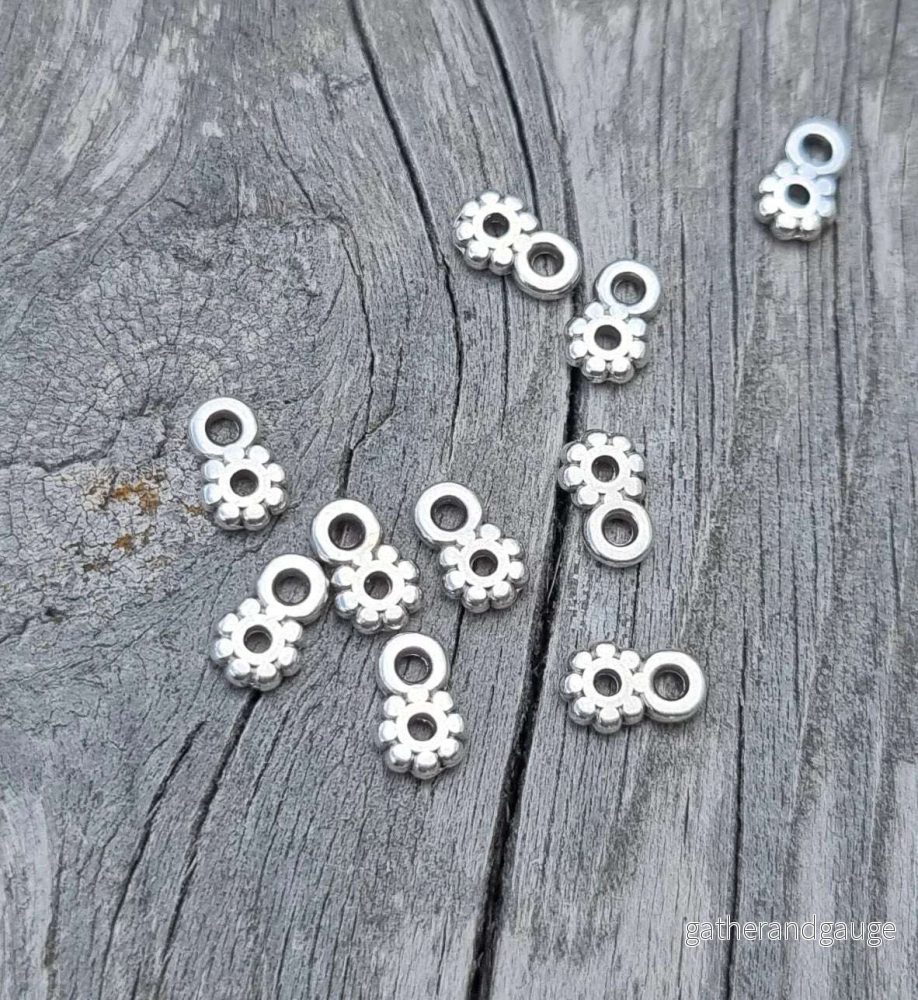 Berlockhållare Silverpläterad – Daisy 5mm 10-pack Berlockhållare Silverpläterad – Daisy 5mm 10-pack