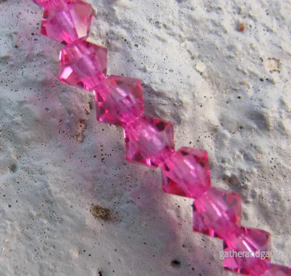 Tjeckiska MC Bicone - Fuchsia 4 mm, 1 sträng
