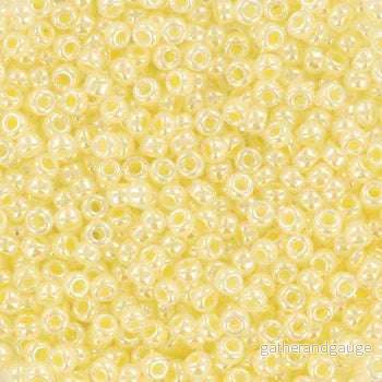 Miyuki Seed Beads - Ceylon Butter Cream 11/0, 10 gram