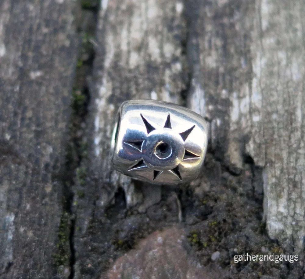 Mellandel Silverfärgad – Tub med Sol 8mm, 1 styck Mellandel Silverfärgad – Tub med Sol 8mm, 1 styck