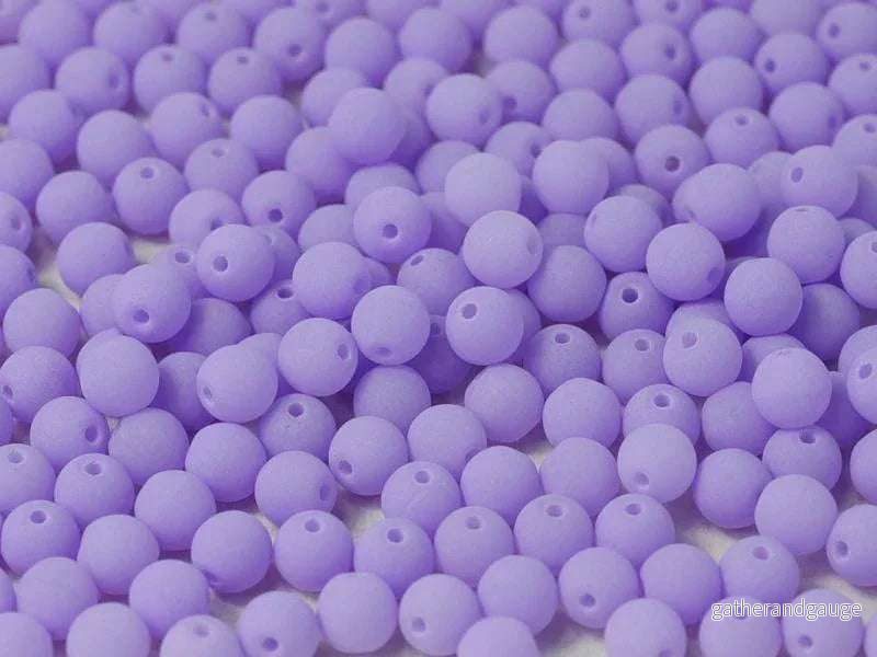 Tjeckiska Druk (Runda) – Alabaster Soft violet (matte) 3mm, 50-pack