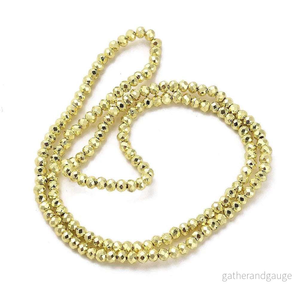 Facetterade glaspärlor – EP guldgulfärgad, 3×2.5mm, 1 sträng Facetterade glaspärlor – EP guldgulfärgad, 3×2.5mm, 1 sträng