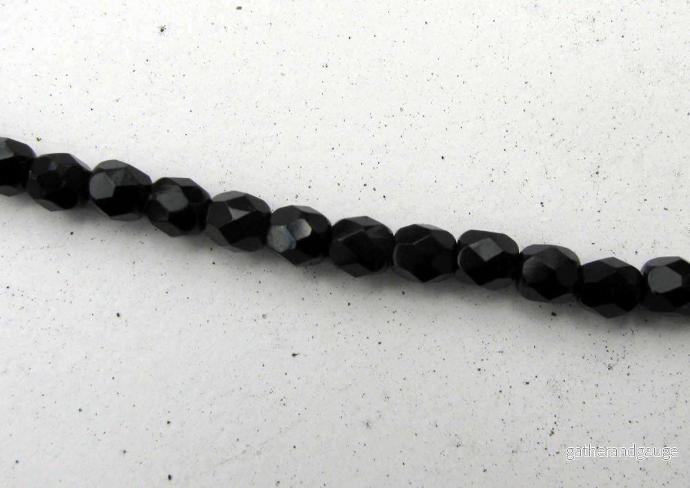Tjeckiska Firepolish - Jet 4 mm, 50-pack