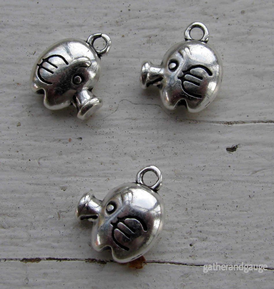 Berlock Silverfärgad – Gris i 3D, 3-pack
