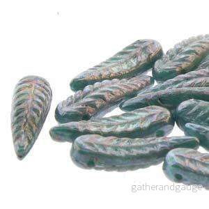 Bird Feather – Turquoise Nebula 5x17mm 1 sträng Bird Feather – Turquoise Nebula 5x17mm 1 sträng