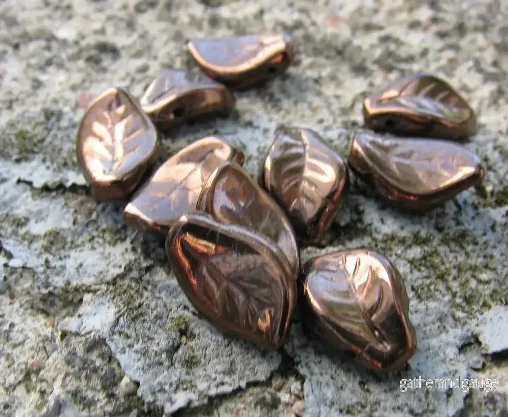Glaspärlor Löv - Dark Bronze, 9x14mm, 10-pack - Bild 2