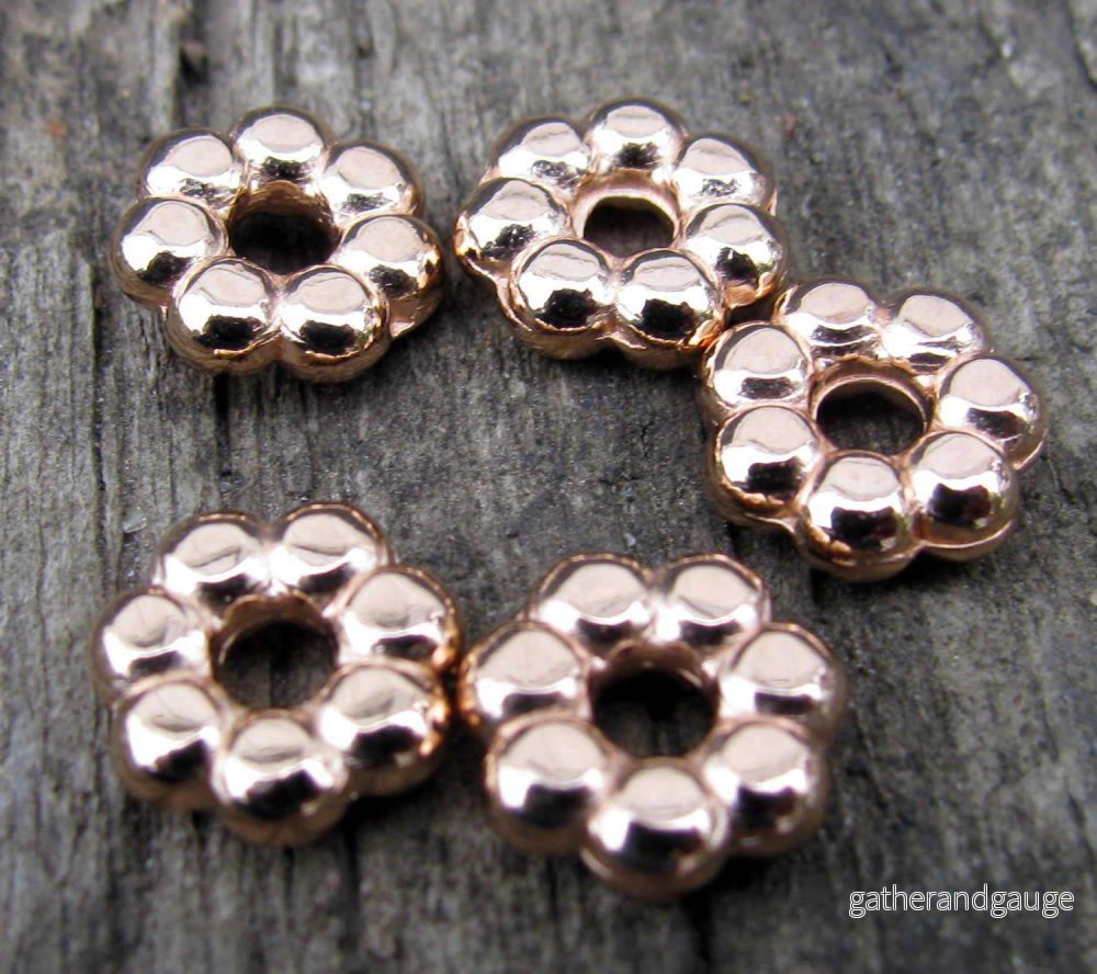 Mellandel Roséguld färgad – Stor Daisy 8,5mm 5-pack