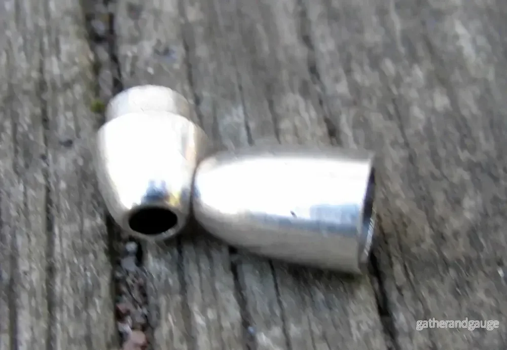 Magnetås Silverfärgat - Bullet för Runda Band, 3mm, 1 Set - Bild 3