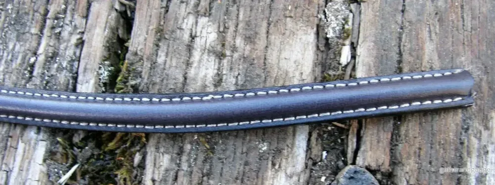 Läder Bred med Förhöjd Mitt – Svart med Söm 10x5mm, 20 cm