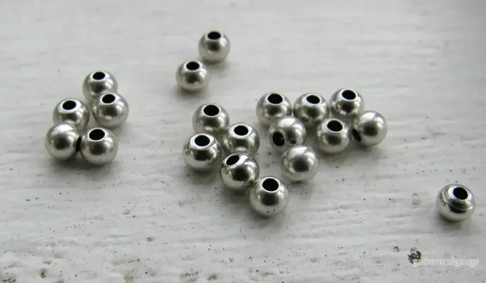 Mellandel Silverfärgad - Rund 4 mm 20-pack - Bild 2