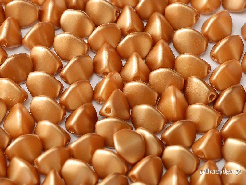 Pinch Bead - Pastel Amber 5mm, 10 gram