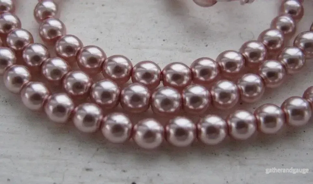 Tjeckiska Vaxade Glaspärlor - Rose Crème 4mm, 1 sträng