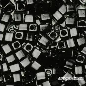Miyuki Cubes – Black 3 mm, 10 gram Miyuki Cubes – Black 3 mm, 10 gram
