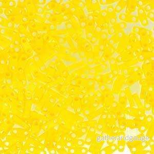 Miyuki Quarter Tila – Opaque Yellow 5×1,2mm Miyuki Quarter Tila – Opaque Yellow 5×1,2mm