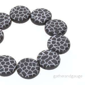 Coin 2-hole – Black/White Laser Cracked 14mm 1 sträng Coin 2-hole – Black/White Laser Cracked 14mm 1 sträng