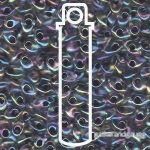 Miyuki Long Magatama – Noir Lined Crystal AB 4x7mm 8,5gram Miyuki Long Magatama – Noir Lined Crystal AB 4x7mm 8,5gram