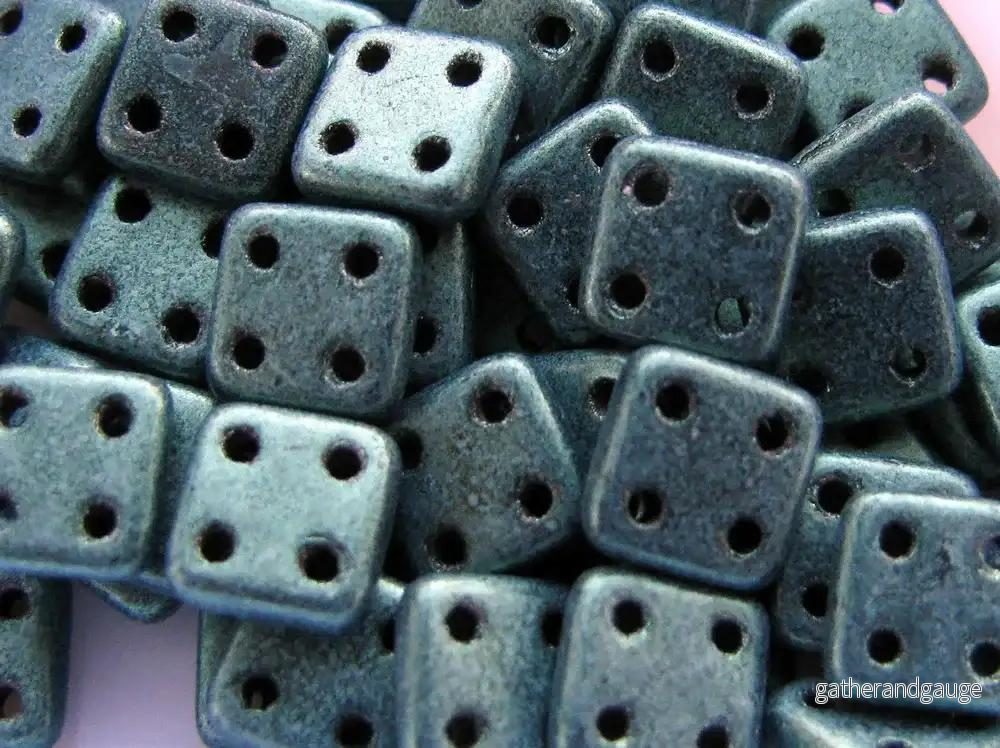 CzechMates QuadraTile - Metallic Suede Light Green 6x6x2mm, 10 gram