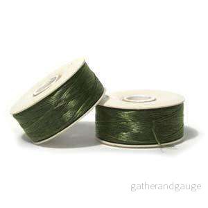 Nymo B – Olive, 1 Rulle Nymo B – Olive, 1 Rulle