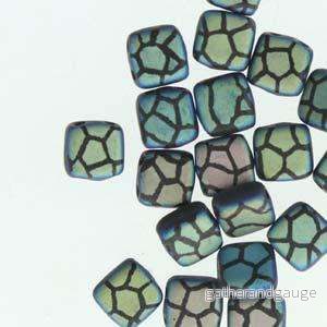 CzechMates Tile Beads – Jet Laser AB Cracked Matte, 1 sträng
