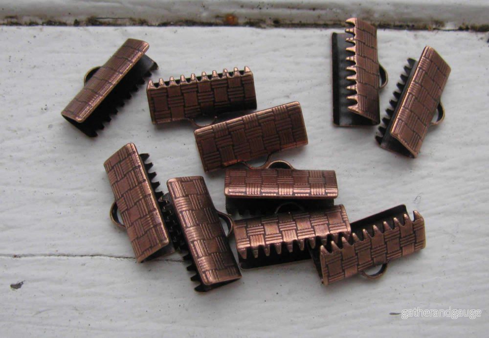 Ändfäste platta band Kopparfärgad – Bredare modell, 15 mm, 10-pack