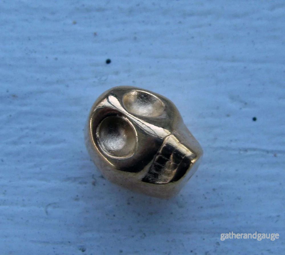 Mellandel Guldfärgad – Döskalle 13x10mm 1 styck Mellandel Guldfärgad – Döskalle 13x10mm 1 styck