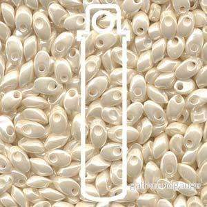 Miyuki Long Magatama - Ivory Ceylon 4x7mm, 8,5 gram