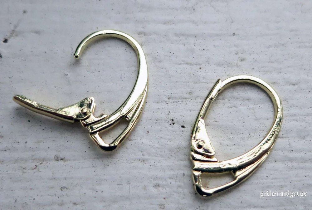 Örkrok Brisyr Guldfärgad - Oval 11x8mm, 1 par