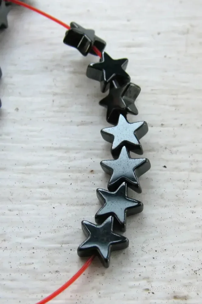 Hematit - Stjärna 6mm 1 sträng