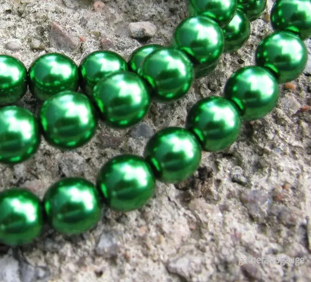 Tjeckiska vaxade glaspärlor - Xmas Green 8mm, 1 sträng - Bild 2