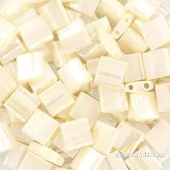Miyuki Tila – Antique Ivory Ceylon 5mm, 5 gram Miyuki Tila – Antique Ivory Ceylon 5mm, 5 gram