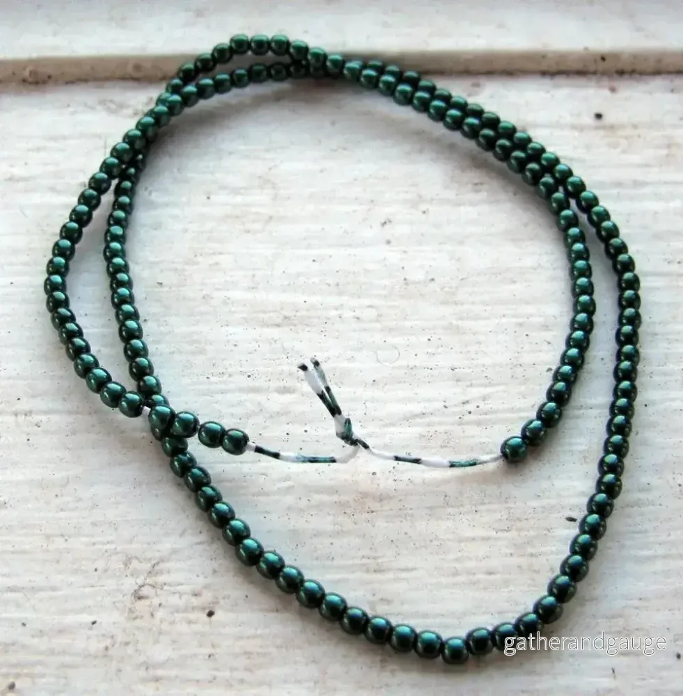 Tjeckiska Vaxade Glaspärlor - Deep Emerald 2mm, 1 Sträng - Bild 2