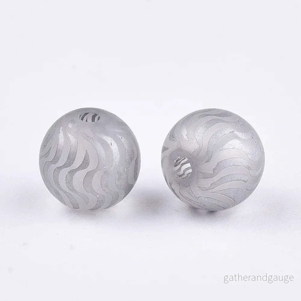 Glaspärla Rund – Randigt mönster Silver 8mm 1 styck