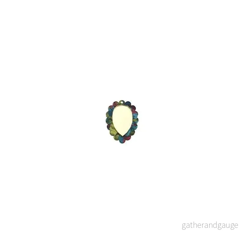 Hänge Plexi – Droppformat med Spegelplexi, Mosaicgrön / Guld 1 styck Hänge Plexi – Droppformat med Spegelplexi, Mosaicgrön / Guld 1 styck