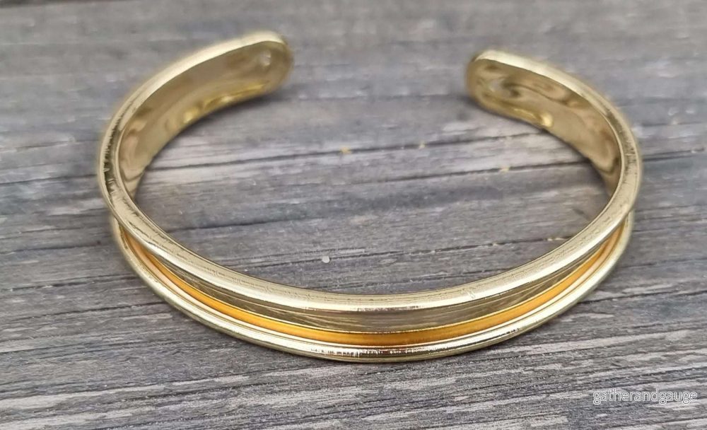 Armbandsstomme Guldfärgad - Breda platta band 5mm, 1 Styck