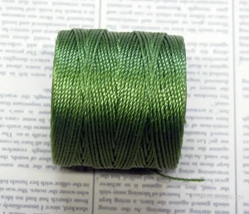 S-Lon Bead Cord - Avocado, 1 Rulle - Bild 2