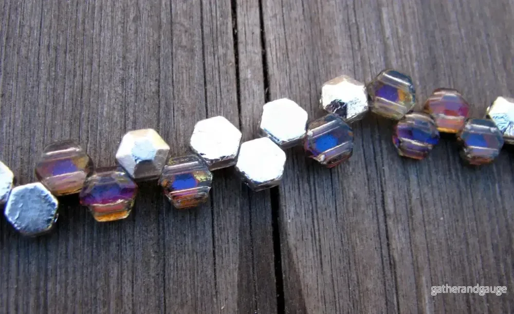 Honeycomb Jewel - Heliotrope 6mm, 1 sträng - Bild 2