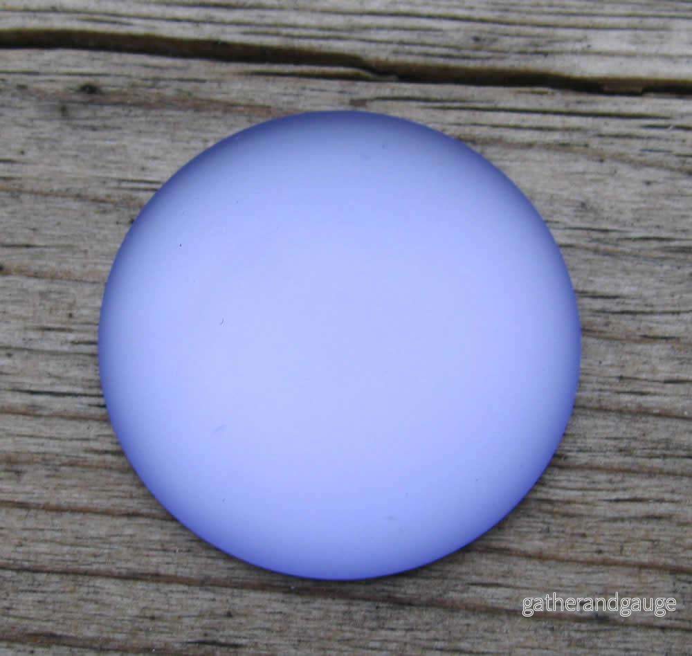 Luna Cabochon – Lavender 24 mm 1 styck Luna Cabochon – Lavender 24 mm 1 styck