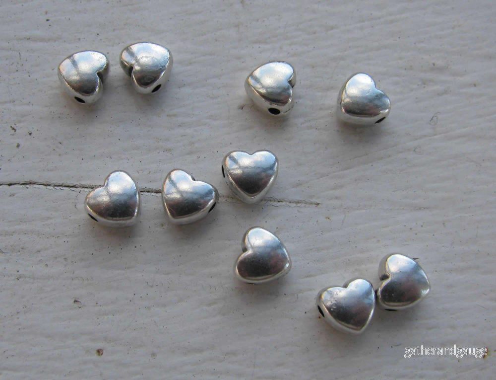 Mellandel Silverpläterad - Mindre bulligt hjärta, 6mm, 10-pack