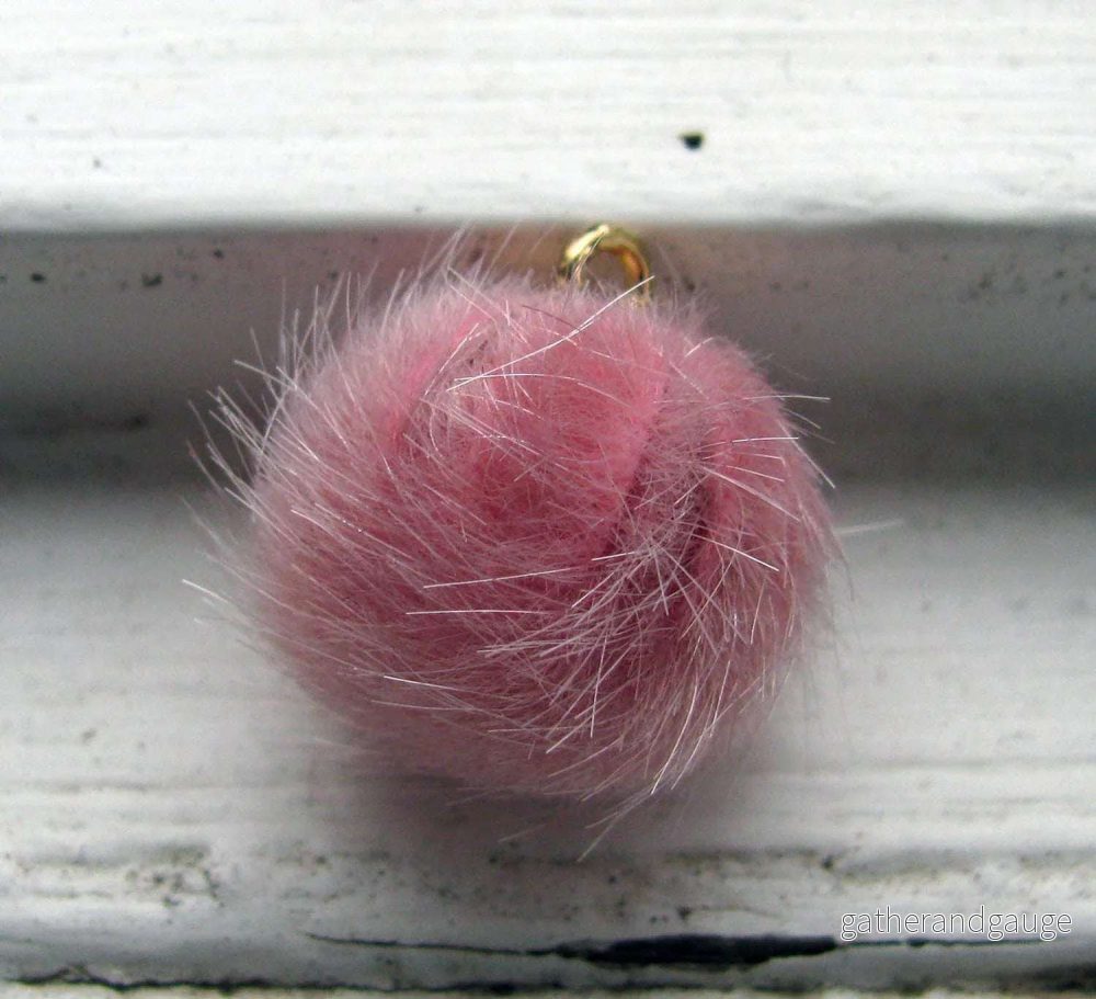 Hänge Boll - Fuskpäls Rosa 15mm 1 styck