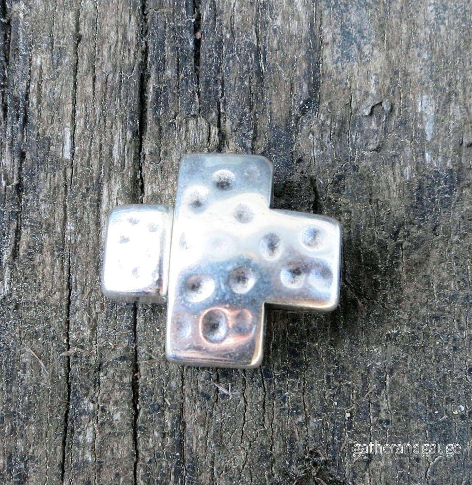 Magnetås silverfärgat - Breda band, Kors 5x2mm 1 set