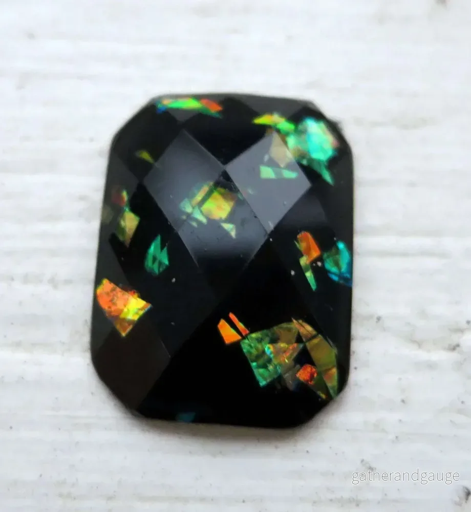 Cabochon av Resin – Facetterad Rektangulär Svart 20x15mm 1 styck Cabochon av Resin – Facetterad Rektangulär Svart 20x15mm 1 styck
