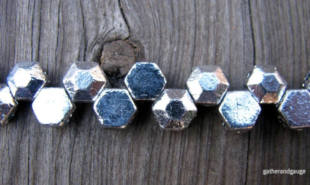 Honeycomb Jewel - Full Labrador 6mm, 1 sträng