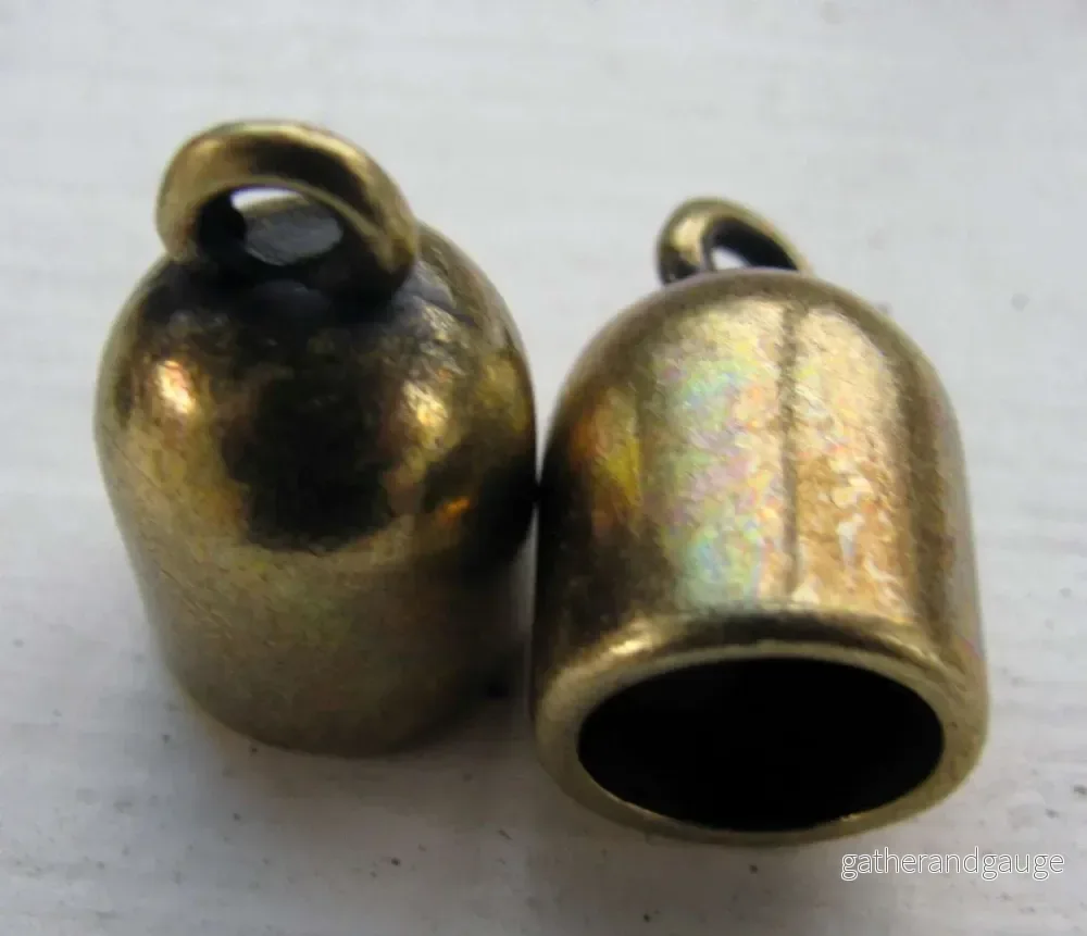 Ändfäste bronsfärgade – Rundade med ögla, 8,2mm, 2-pack