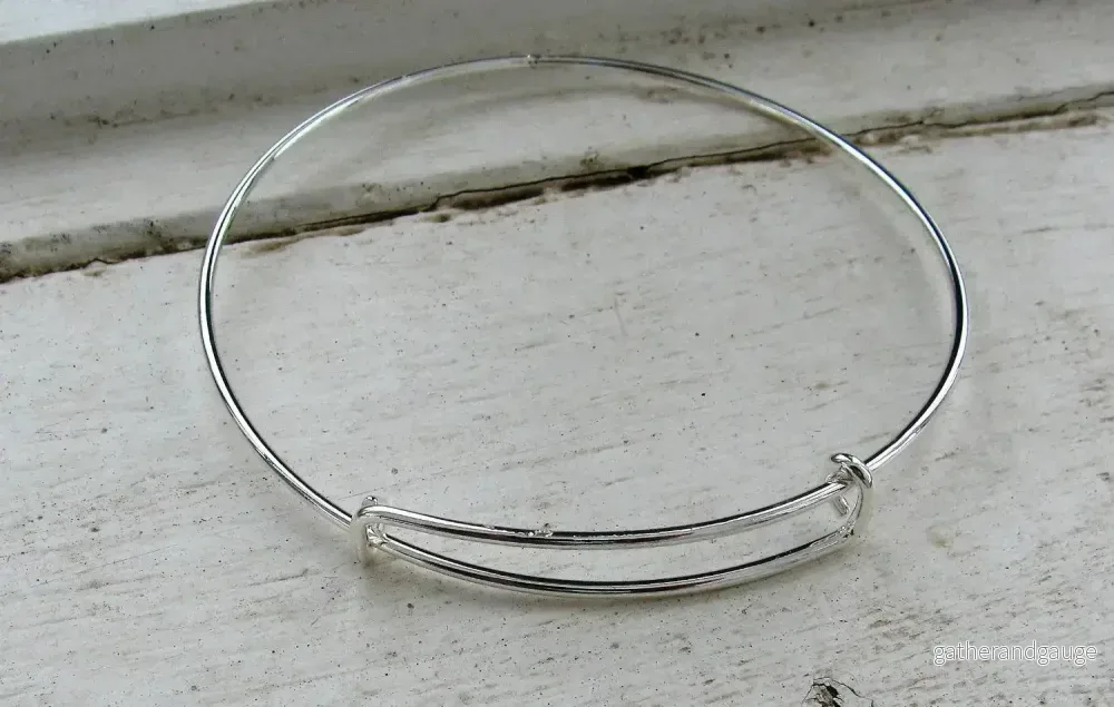 Armbandsstomme Ljust Silverfärgad – Wire med 2 öglor, 1 Styck Armbandsstomme Ljust Silverfärgad – Wire med 2 öglor, 1 Styck
