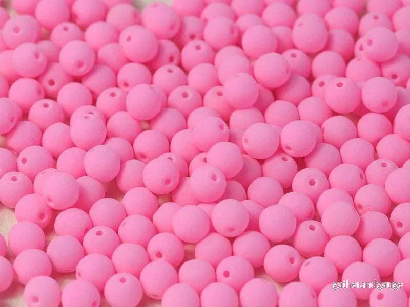 Tjeckiska Druk (Runda) – Alabaster Soft pink (matte) 3mm, 50-pack